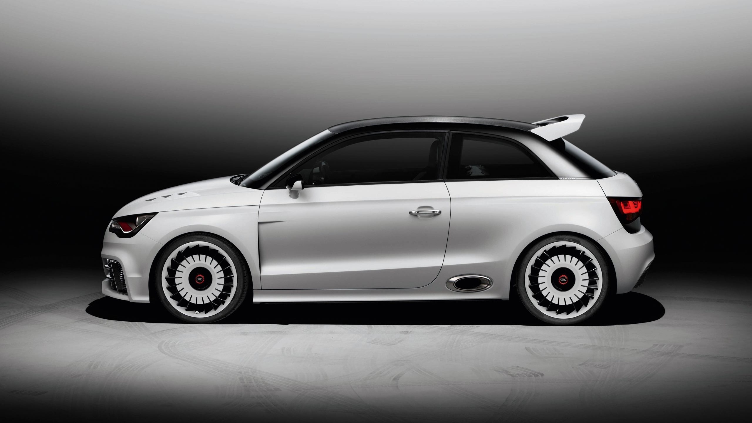 Audi A1 Quattro, вид сбоку